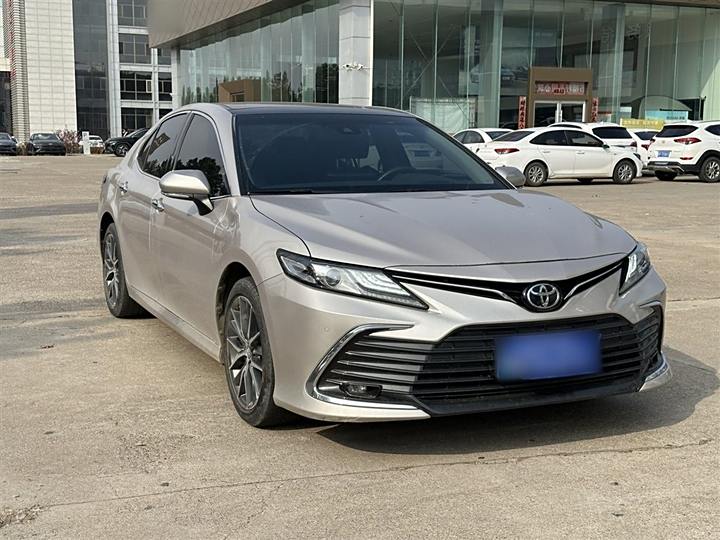 Фото 5 - Toyota Camry