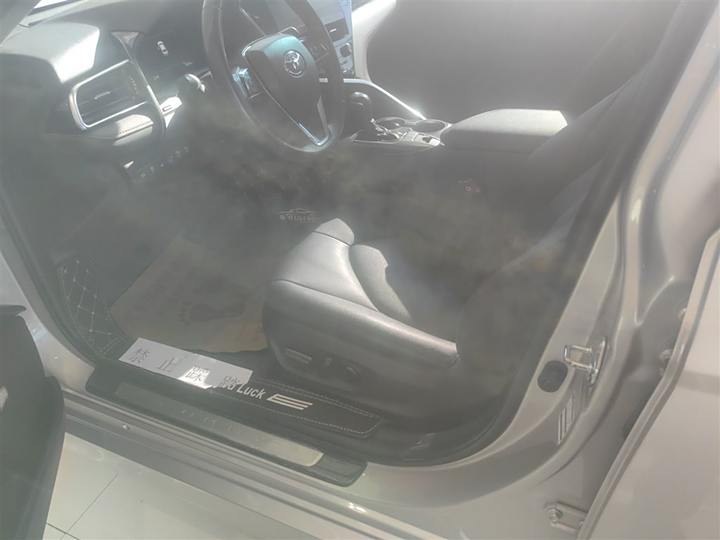 Фото 8 - Toyota Camry