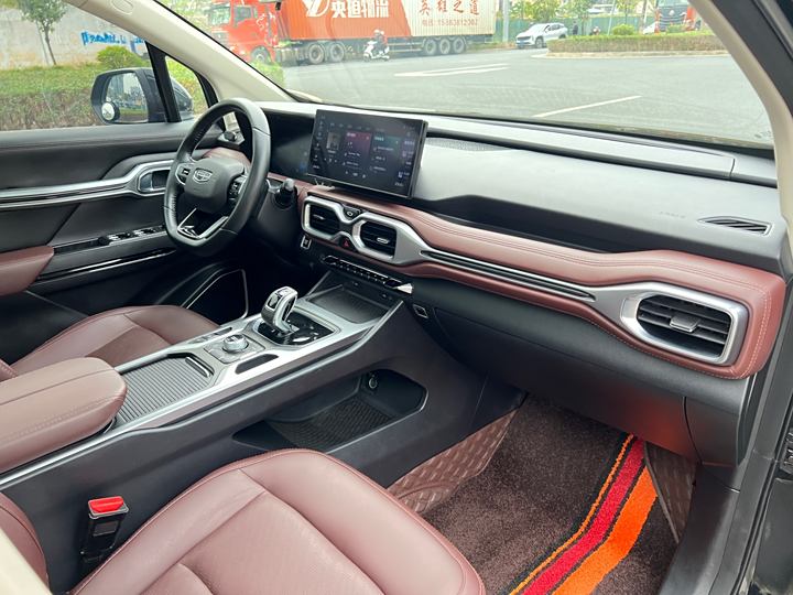 Фото 11 - Geely Okavango