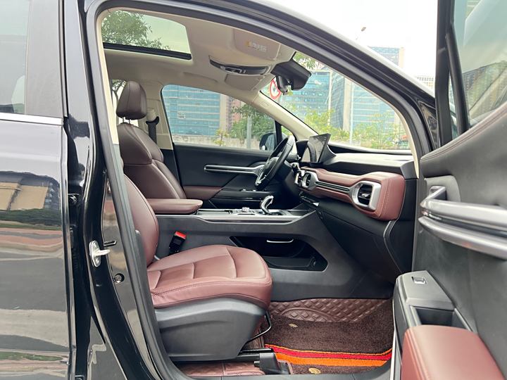 Фото 12 - Geely Okavango