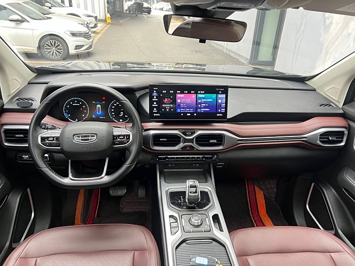 Фото 17 - Geely Okavango