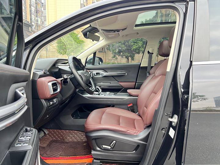 Фото 8 - Geely Okavango