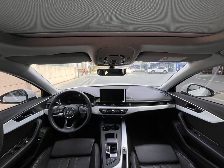 Фото 4 - Audi A4L