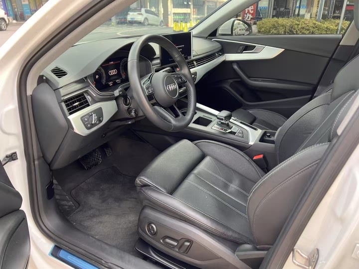 Фото 5 - Audi A4L