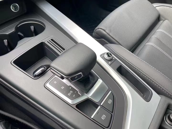 Фото 7 - Audi A4L