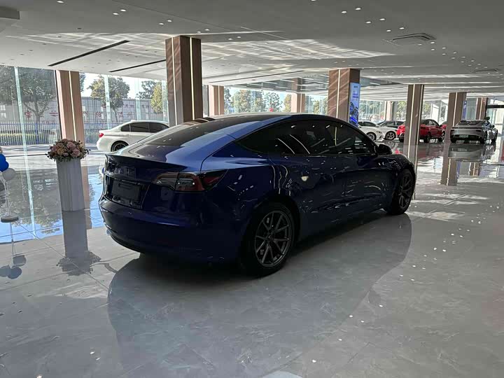 Фото 7 - Tesla Model 3