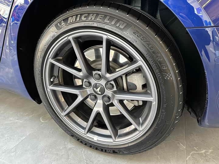 Фото 8 - Tesla Model 3