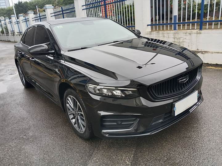 Фото 1 - Geely Preface