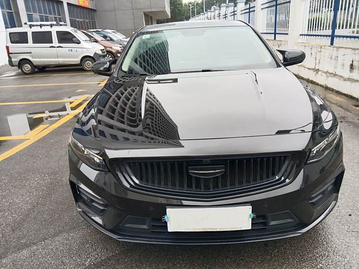 Фото 2 - Geely Preface