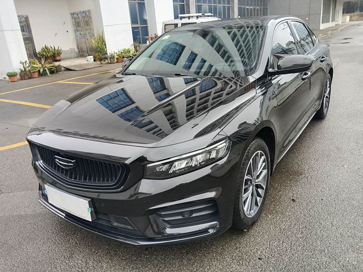 Фото 3 - Geely Preface