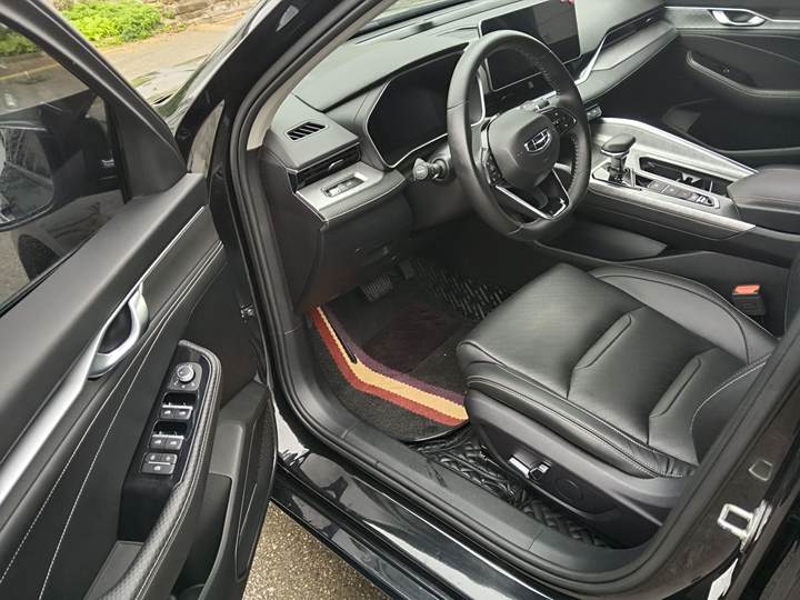 Фото 4 - Geely Preface