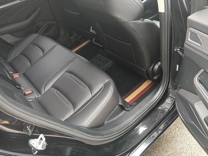 Фото 7 - Geely Preface