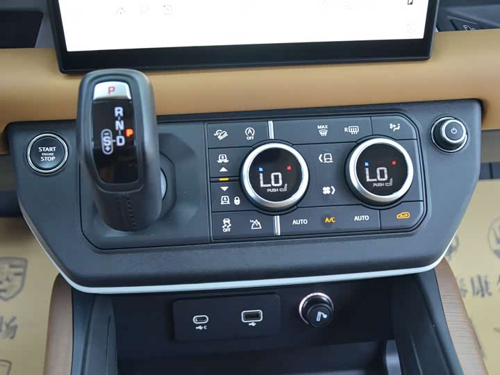 Фото 7 - Land Rover Defender