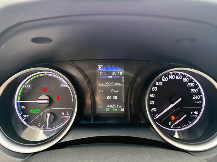 Фото 11 - Toyota Camry