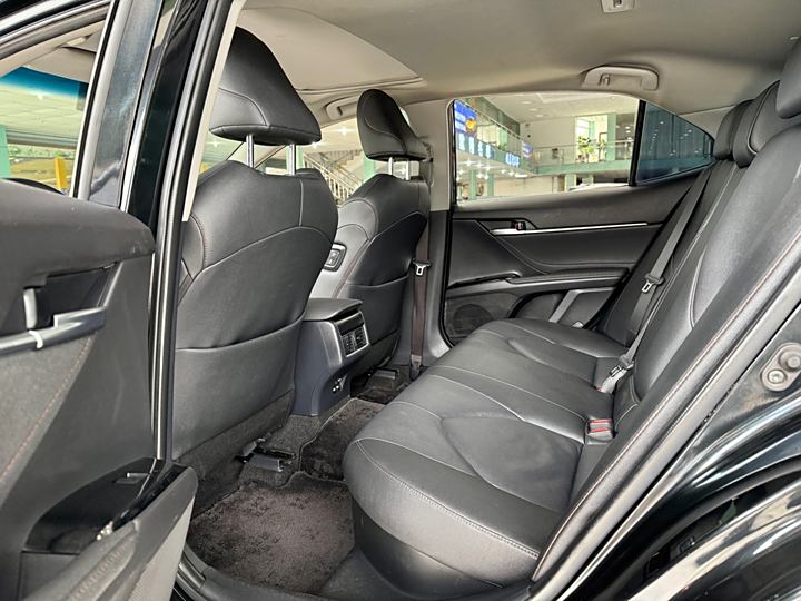 Фото 8 - Toyota Camry