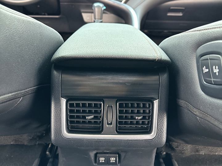 Фото 21 - Toyota Camry