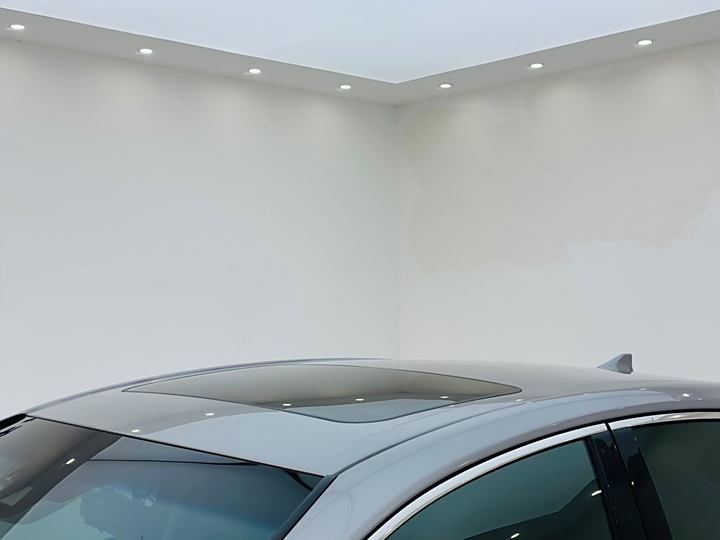 Фото 24 - Toyota Camry