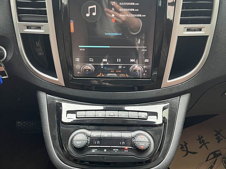 Фото 12 - Mercedes-Benz Vito