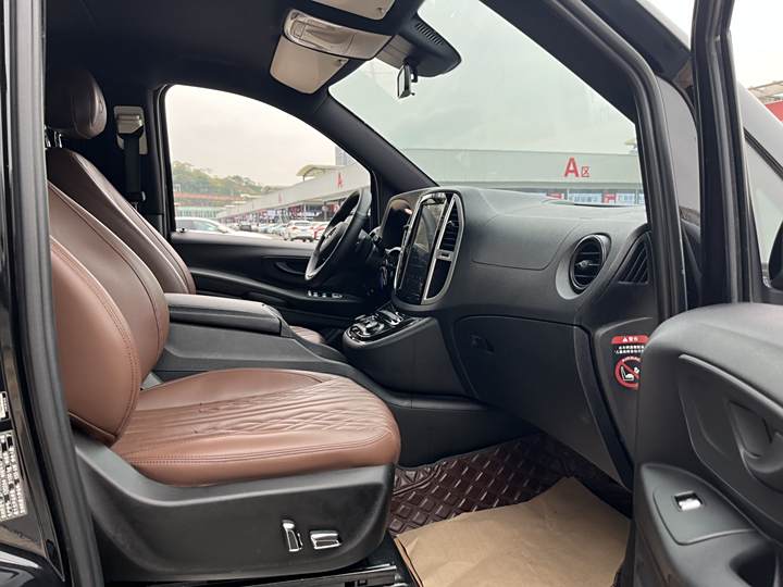 Фото 17 - Mercedes-Benz Vito