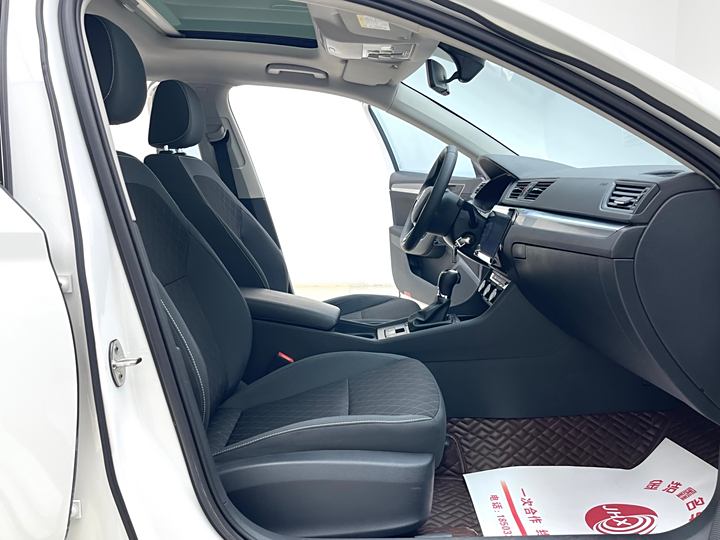 Фото 11 - Skoda Superb