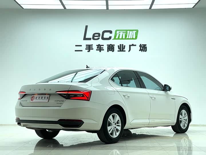 Фото 20 - Skoda Superb