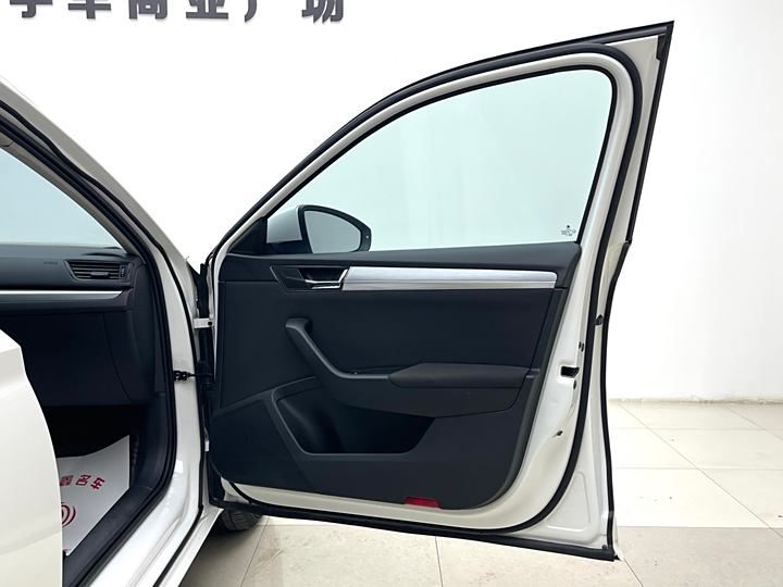 Фото 6 - Skoda Superb