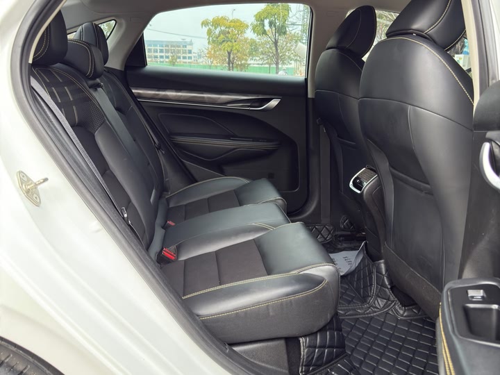 Фото 15 - Geely Binrui