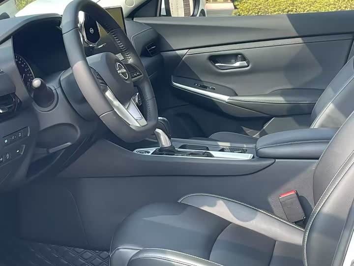 Фото 3 - Nissan Sylphy