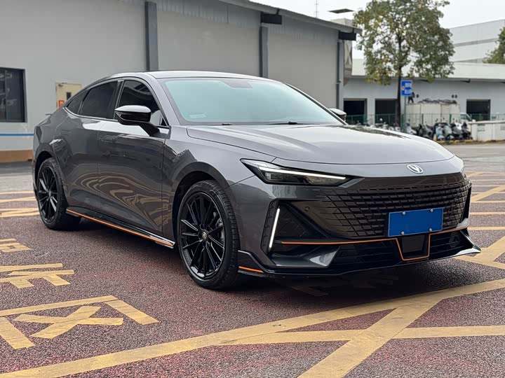 Фото 3 - Changan UNI-V