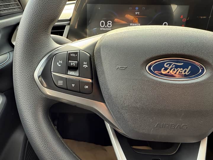 Фото 10 - Ford Escort