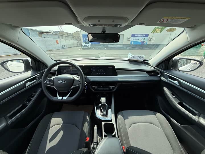 Фото 4 - Ford Escort