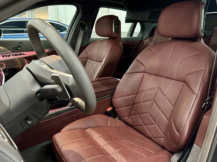 Фото 12 - BMW 7 Series