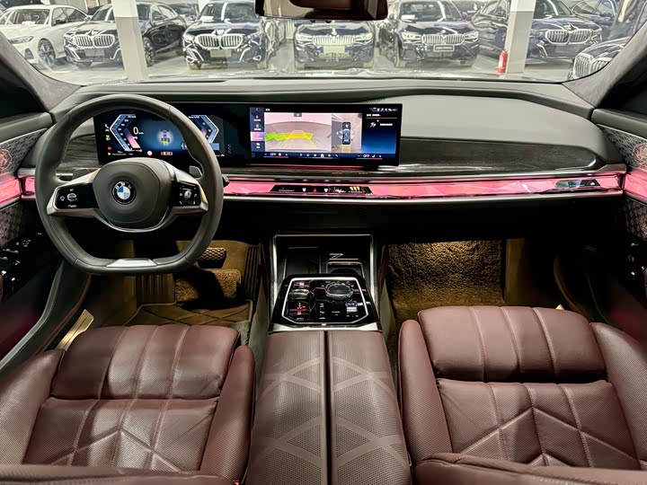 Фото 20 - BMW 7 Series