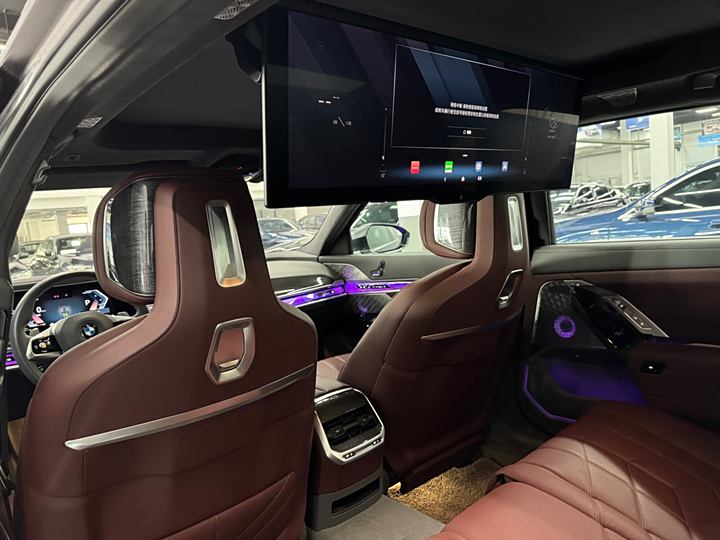 Фото 22 - BMW 7 Series