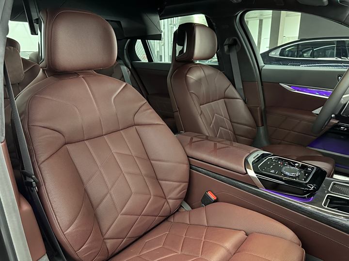 Фото 29 - BMW 7 Series