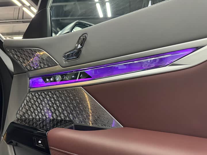 Фото 33 - BMW 7 Series