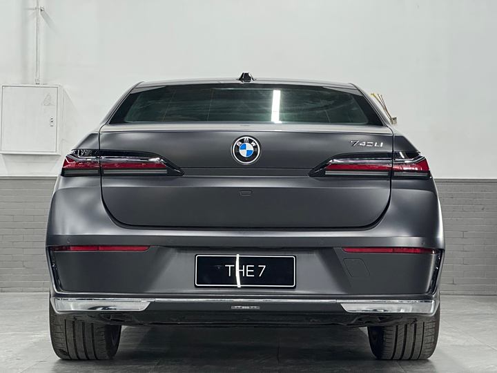 Фото 35 - BMW 7 Series