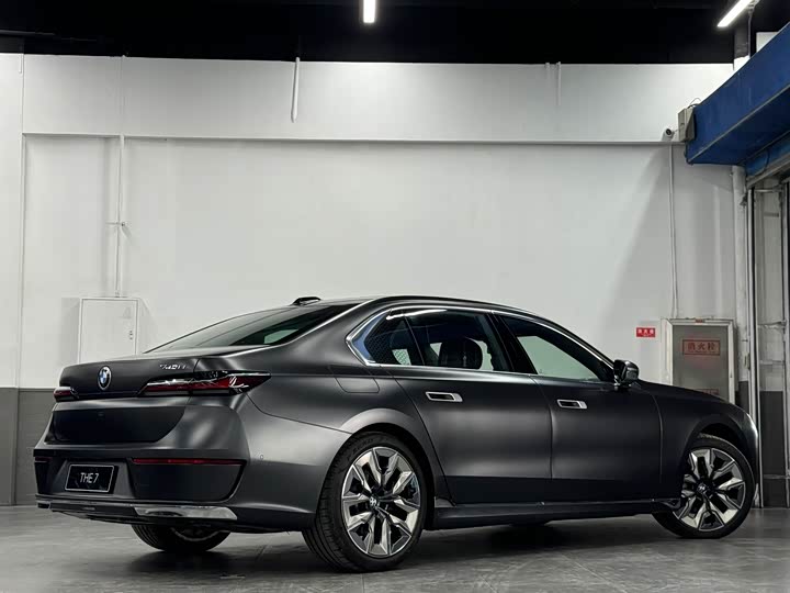 Фото 6 - BMW 7 Series