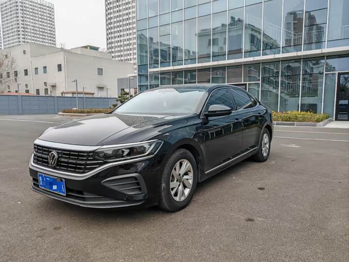 Фото 1 - Volkswagen Passat