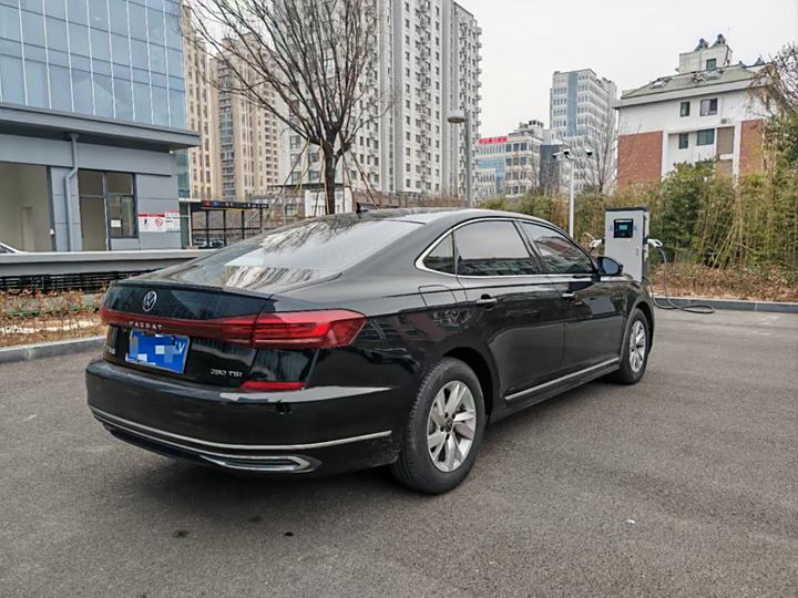 Фото 7 - Volkswagen Passat