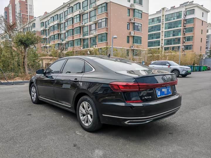 Фото 9 - Volkswagen Passat