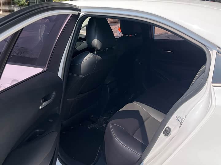 Фото 11 - Toyota Corolla