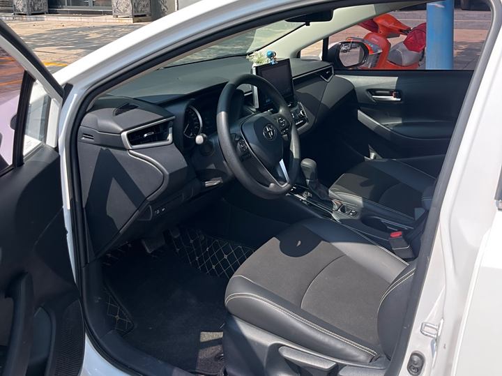 Фото 9 - Toyota Corolla