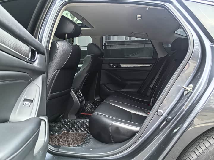 Фото 12 - Honda Accord