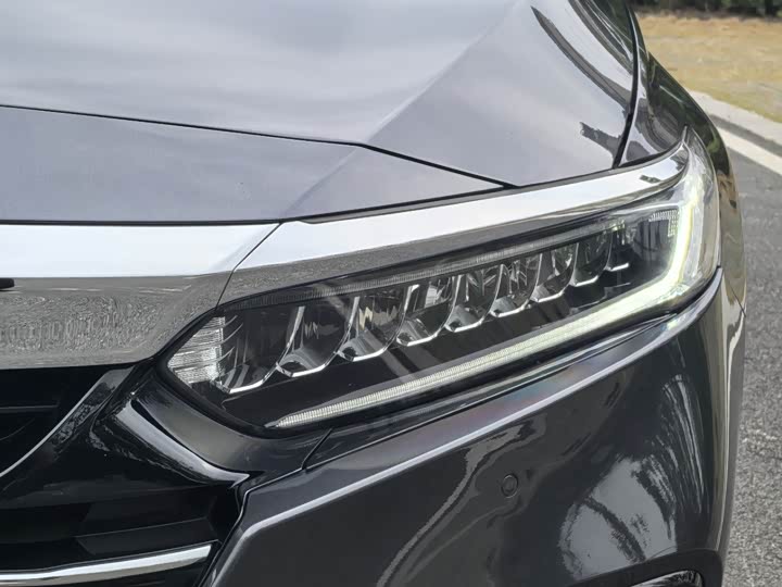 Фото 14 - Honda Accord