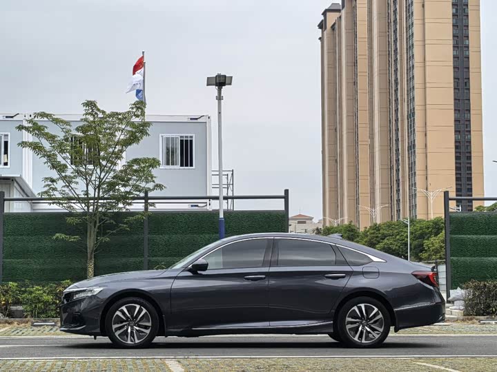 Фото 16 - Honda Accord