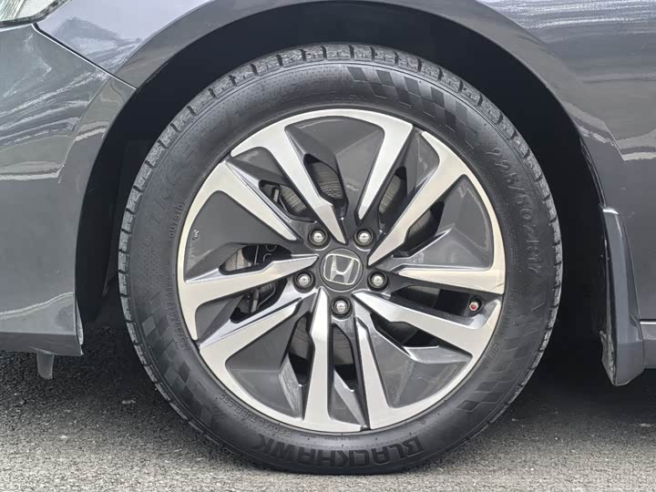 Фото 17 - Honda Accord