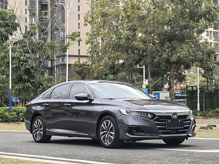 Фото 3 - Honda Accord