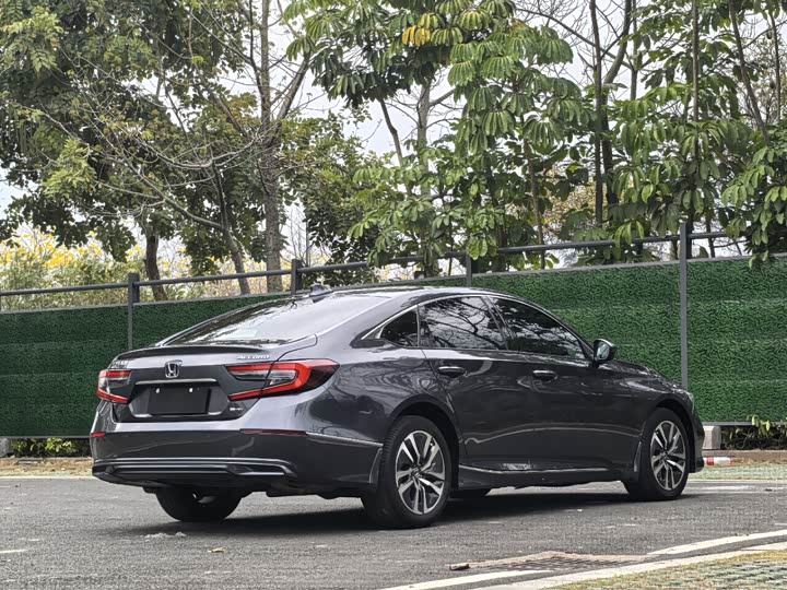 Фото 6 - Honda Accord