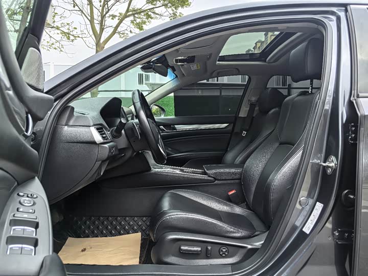 Фото 7 - Honda Accord